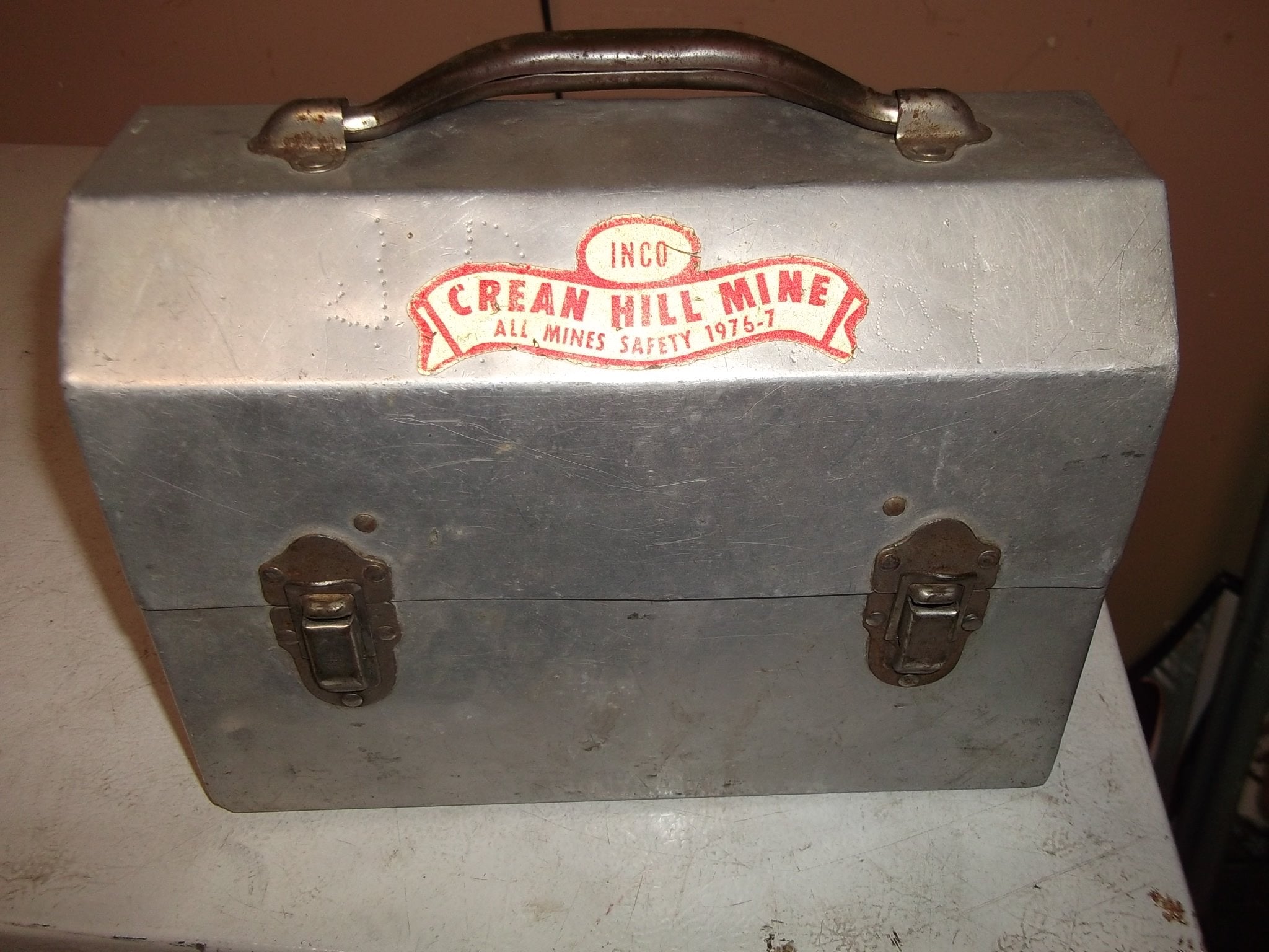 crean hill mine L. May vintage lunchbox container metal